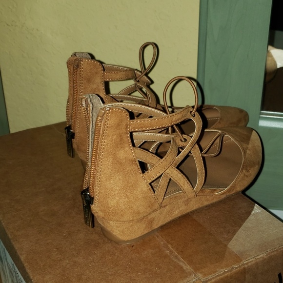 Flats - Picture 5 of 6